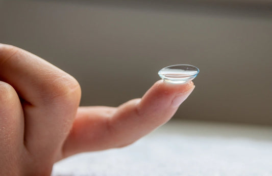 Kontaktlinsen richtig angepasst: Komfort und Klarheit mit KRASS Optik